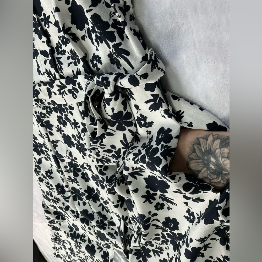 Calvin Klein Black and White Floral Dress NWT SIZE 6 - Picture 11 of 15